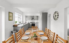 Stunning 4 Bedroom Home Near Cotswolds And Stratford Upon Avon